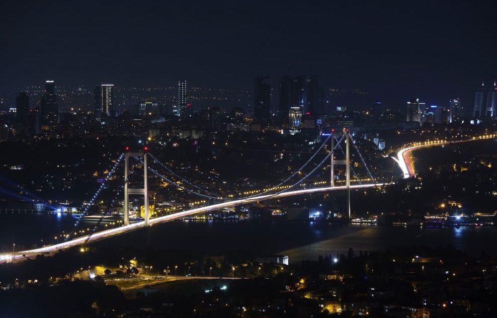 https://dlaignite.com/wp-content/uploads/2017/01/social-media-experts-istanbul-1-e1488545876512-1000x640.jpg