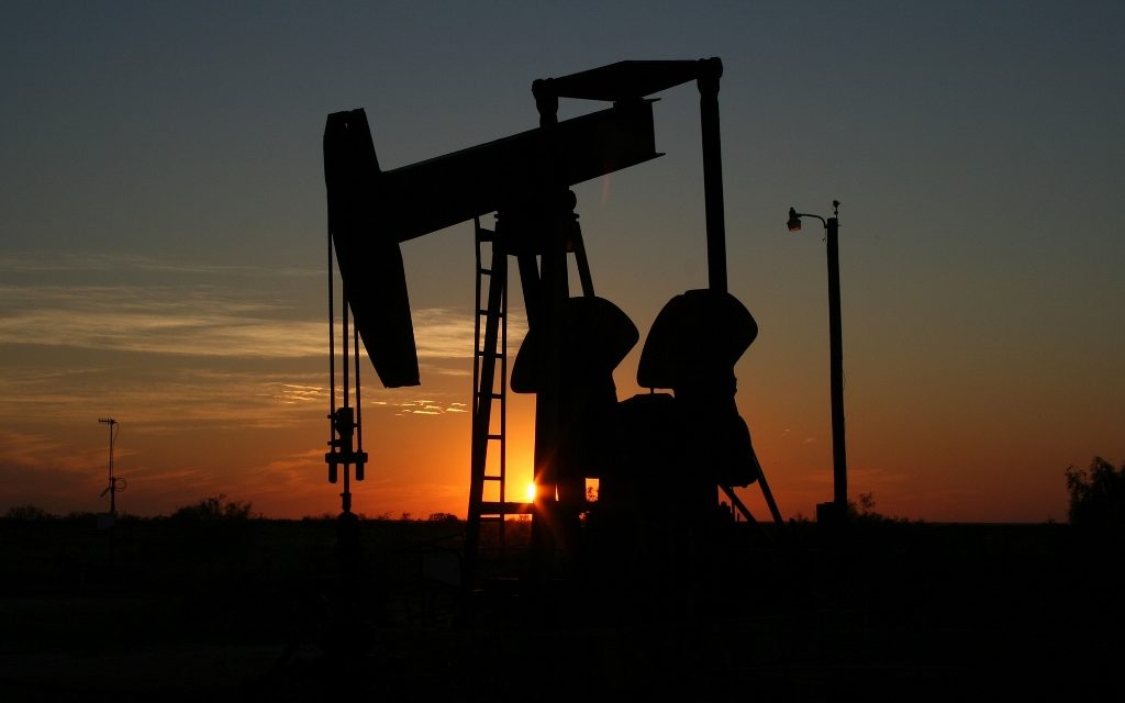 https://dlaignite.com/wp-content/uploads/2017/11/oil-monahans-texas-sunset-70362-1024x682-1-1024x640.jpg