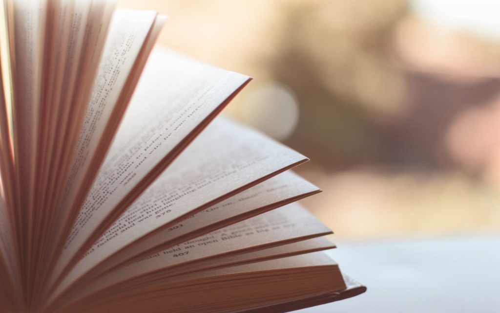 https://dlaignite.com/wp-content/uploads/2017/12/books-1024x681-1-1024x640.jpg