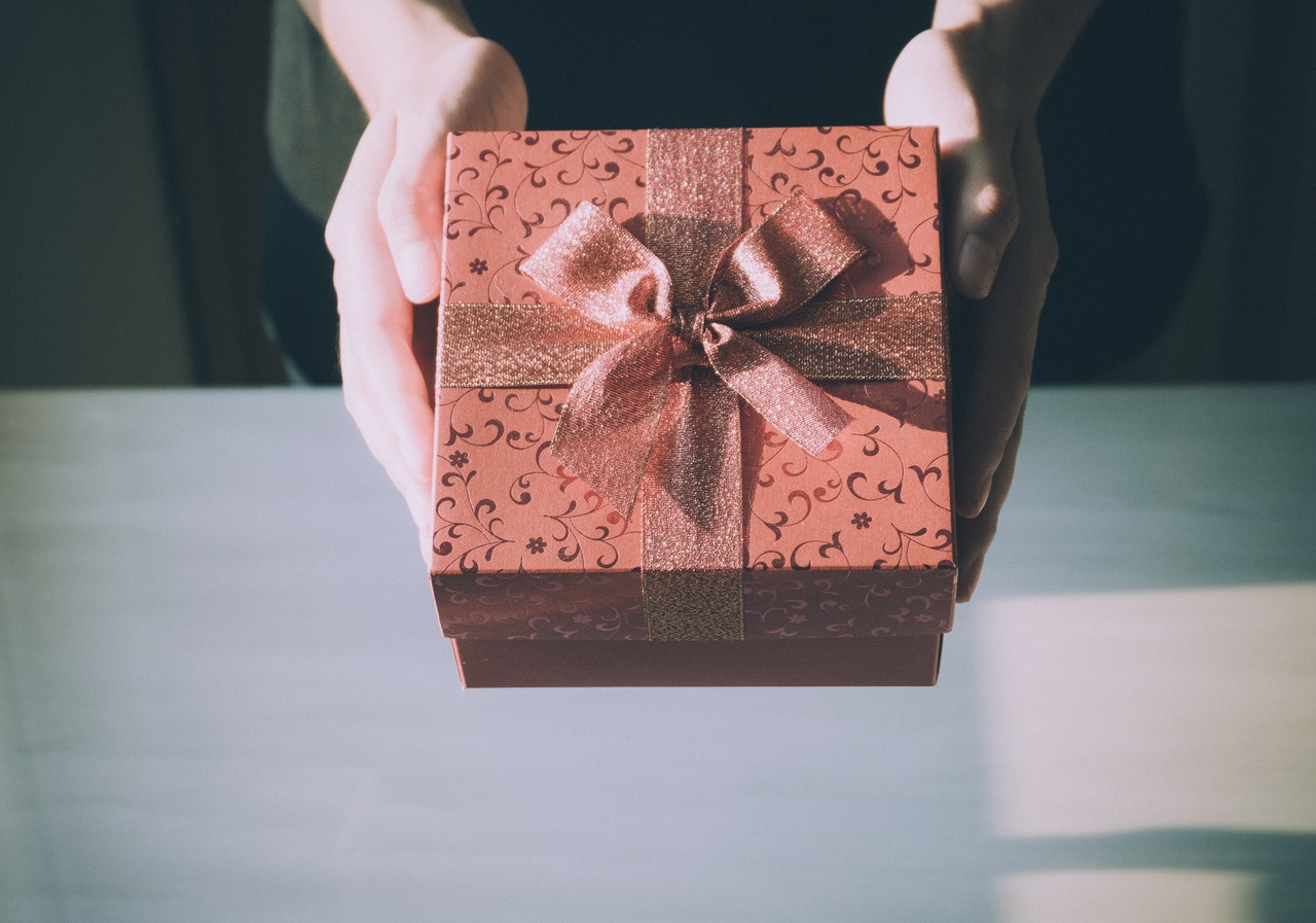 https://dlaignite.com/wp-content/uploads/2018/01/Gifting.jpeg