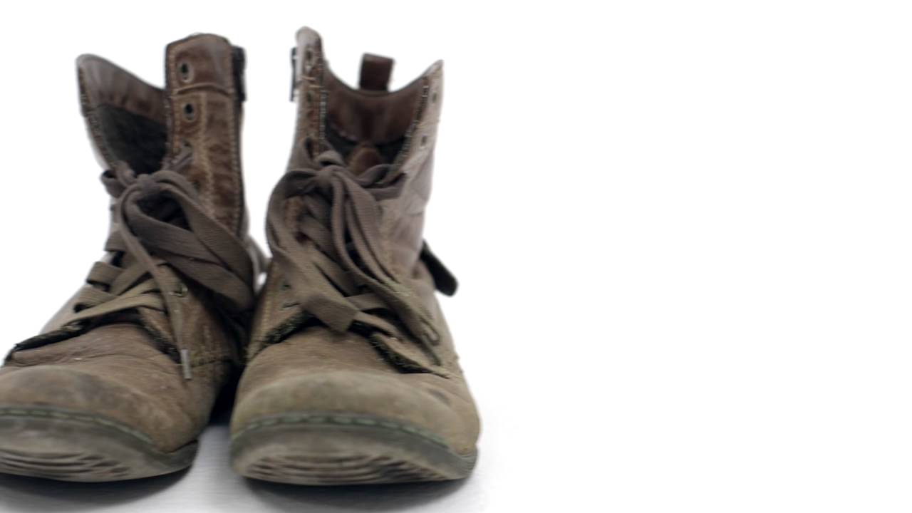 https://dlaignite.com/wp-content/uploads/2018/10/shoes.jpg