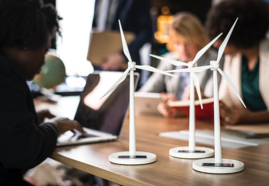 https://dlaignite.com/wp-content/uploads/2018/11/alternative-energy-blur-business-1076807.jpg