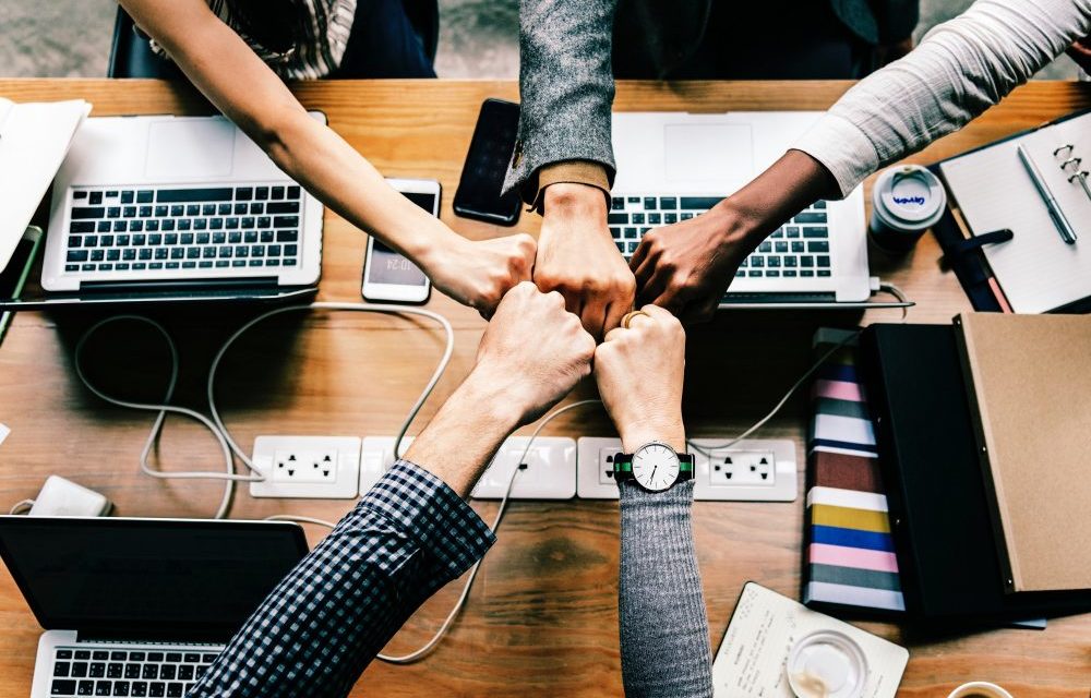 https://dlaignite.com/wp-content/uploads/2019/05/bump-collaboration-colleagues-1068523-e1557302076758-1000x640.jpg