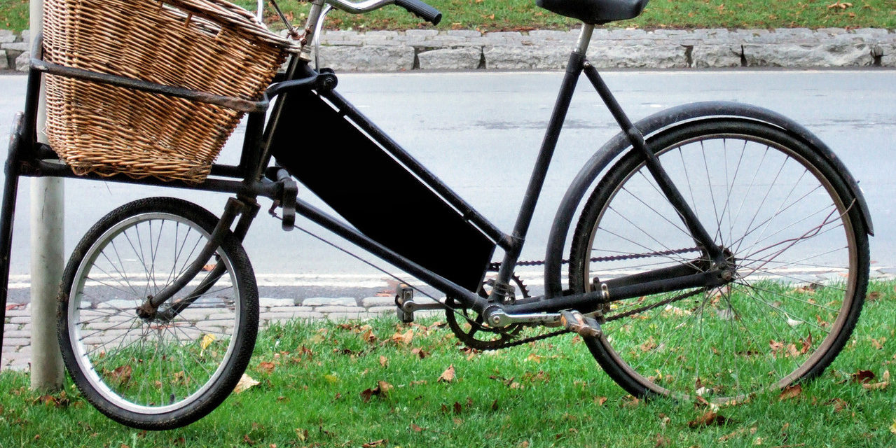 https://dlaignite.com/wp-content/uploads/2019/11/old-fashioned-bike-1239311-1279x813-1-1279x640.jpg