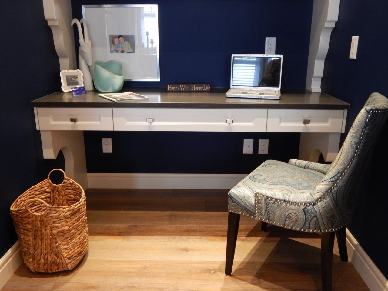 https://dlaignite.com/wp-content/uploads/2020/03/home_office_office_desk-1280x960.jpg